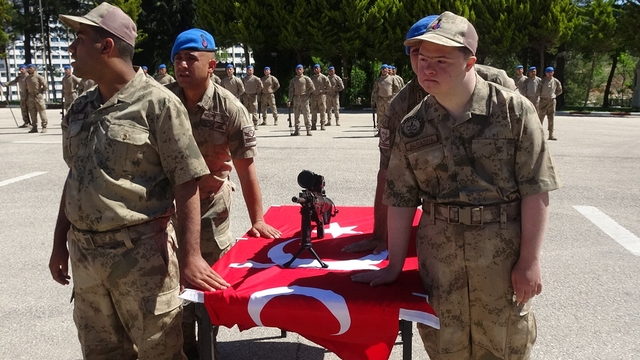 Kilis'te engelli gençler temsili askerlik yaptı