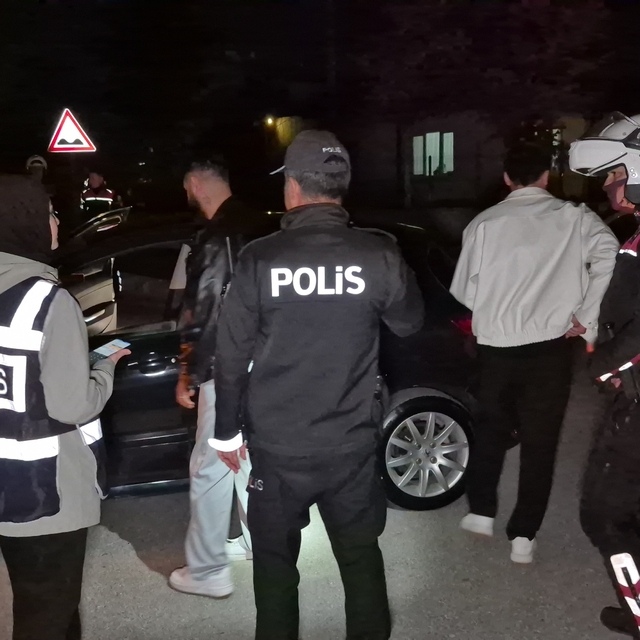Eskişehir'de asayiş uygulamasında 298 şahıs ve 114 araç sorgulandı