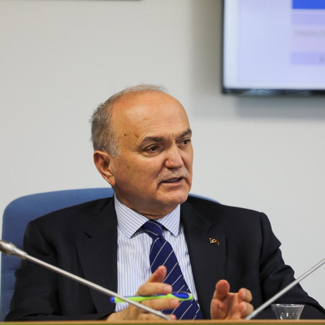 Başkan Faruk Özlü yeniden başkan seçildi