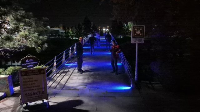 "Porsuk Çayı'na birisi atladı" ihbarı ekipleri teyakkuza geçirdi
Korkutan ihbar asılsız çıktı
