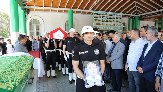 Geçirdiği rahatsızlık sonrası hayatını kaybeden polis memuru son yolculuğuna uğurlandı
