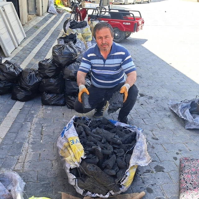 Kurban Bayramı yaklaştı, Hisarcık'ta mangal kömürü satışları arttı