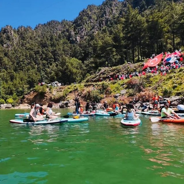 Maviyle yeşilin buluştuğu Burdur'da doğa ve su sporları etkinliği