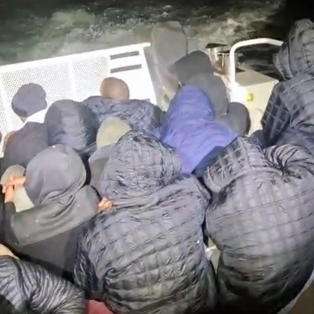 Milas açıklarında 28 düzensiz göçmen yakalandı