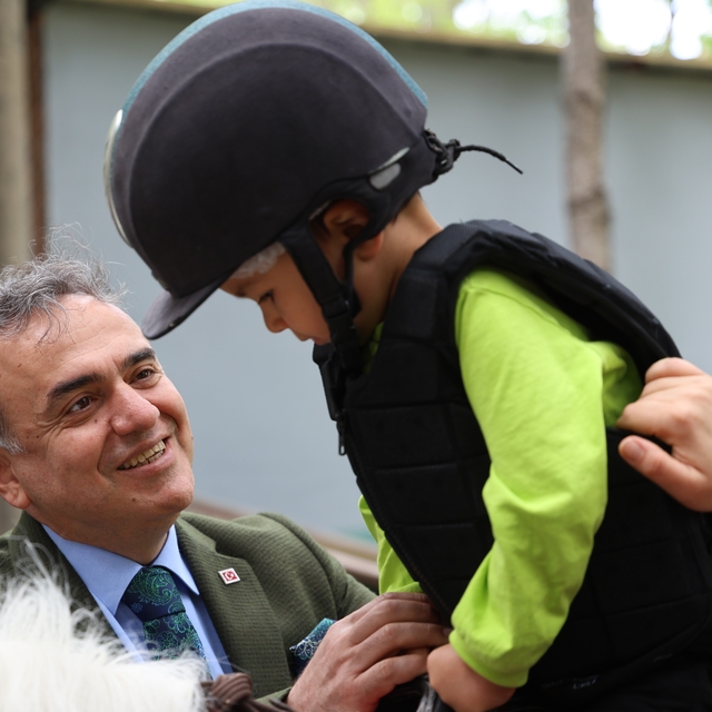Elazığ emniyetinden engelliler haftasında anlamlı program