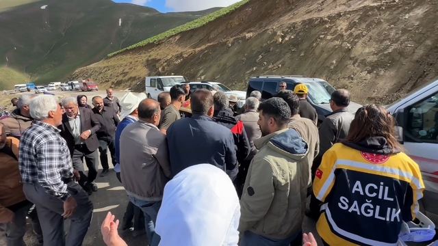 Yüksekova'daki kazada ölü sayısı 2'ye yükseldi.