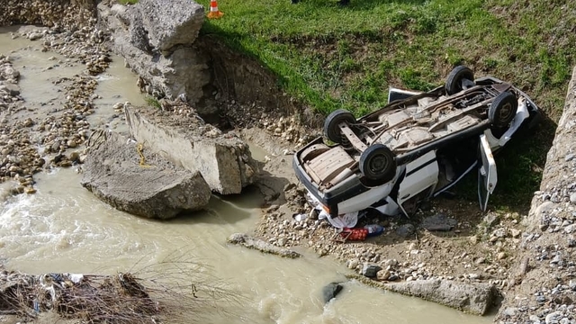 Muş'ta köprüden düşen otomobildeki 1 kişi öldü
