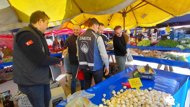 Bolu'da pazarda fiyat ve tartı denetimi