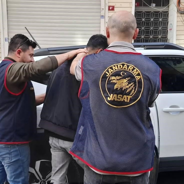 Dolandırıcılıktan aranan şahıs yakalandı