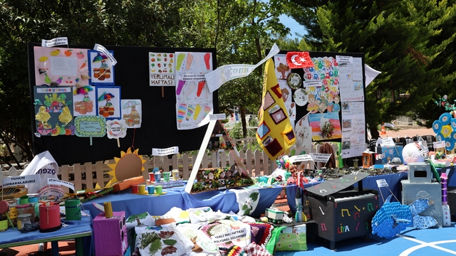 Diyarbakır'da öğrenciler çalışmalarını sergiledi