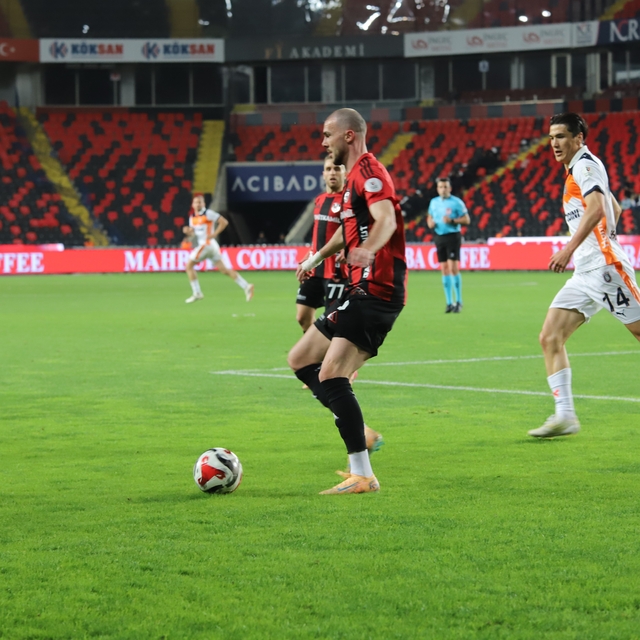 Trendyol Süper Lig: Gaziantep FK: 1 - Başakşehir: 2 (Maç Sonucu)