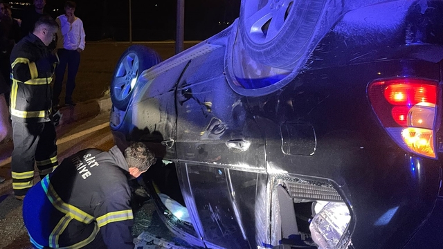 Siirt'te hasta taşıyan ambulans ile cipin çarpıştığı kazada 4 kişi yaralandı