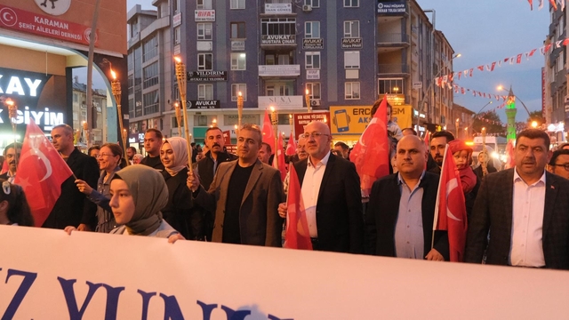 Karaman'da Türk Dil Bayramı etkinlikleri kapsamında fener alayı düzenlendi