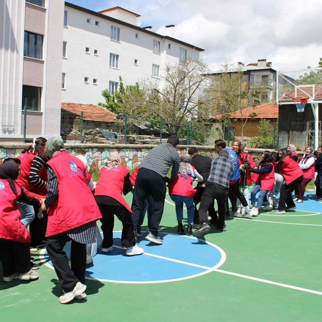 Erzincan'da "Engel Yok" mesajlı renkli buluşma