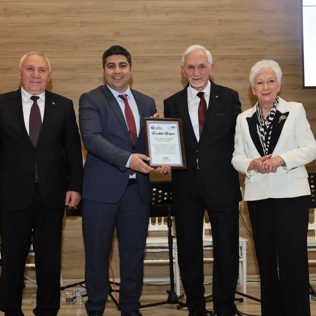 Kütahya'da Tekin Uğurel için "Saygı Gecesi" düzenlendi