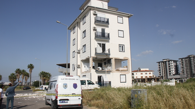 Antalya'da gaz sıkışması nedeniyle evde yaşanan patlamada 1 kişi yaralandı