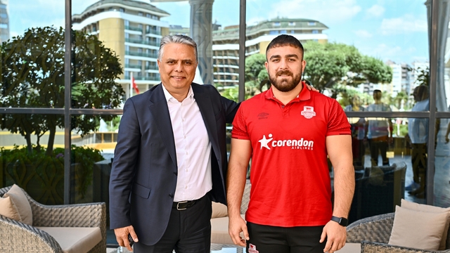 Başkan Uysal'dan güreş takımına moral ziyareti