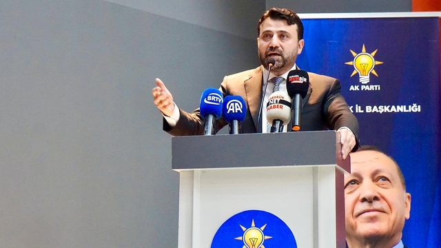 Milletvekili Şahin: "AK Parti'de eski olmaz, sadece bayrak yarışı olur"