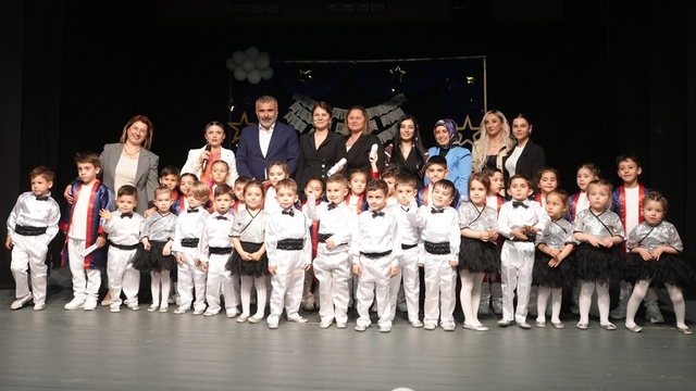 Minikler yetenekleri ile parmak ısırttı