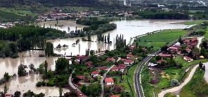 Tokat'ta sağanak sonrası su altında kalan tarım arazileri dronla görüntülen...