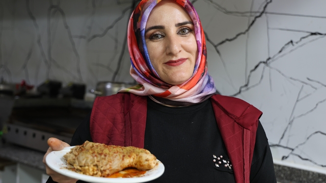 Şırdan ve mumbar yapıp pazarlarda sattı, şimdi kendi dükkanının patronu oldu