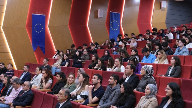 Avrupa fırsatları üniversite öğrencileriyle buluştu
