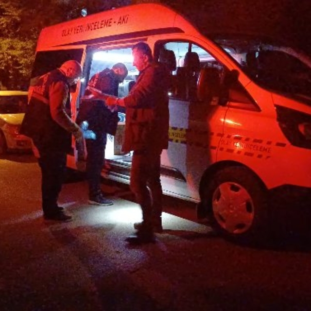 Gelin ile görümce kavgada birbirini bıçakladı