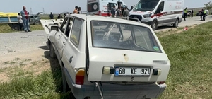 Otomobille hafif ticari araç çarpıştı: 4 yaralı
