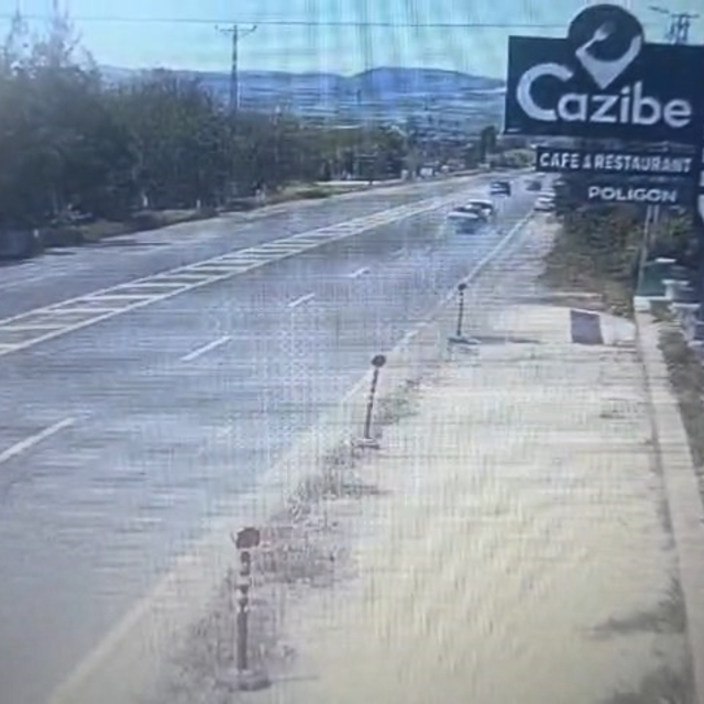 Elazığ'da 5 kişinin yaralandığı trafik kazası, güvenlik kamerasına yansıdı