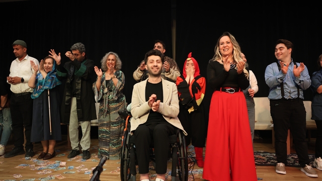 Osmangazi'de "Miras Değil Mübarek 2" büyük beğeni topladı
Osmangazi Belediyesi'nden sanatla güçlenen farkındalık
