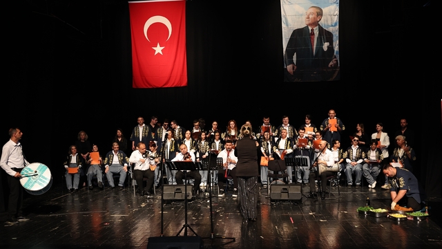 Nilüfer'de Engelliler Haftası 'Bizim Ev'in yıl sonu gösterisiyle tamamlandı