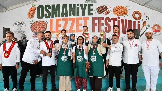 Osmaniye'de Lezzet Festivali coşkusu: 20 bin litre toyga çorbası ikram edildi