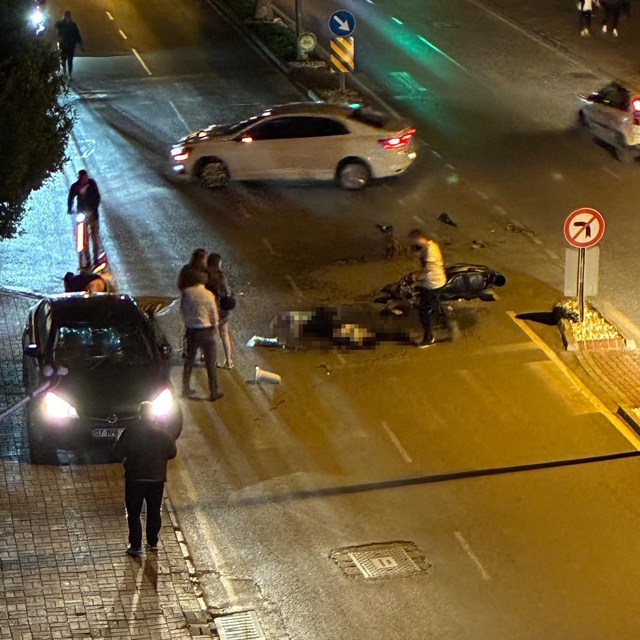 Manavgat'ta otomobil ile motosiklet çarpıştı: 2 yaralı