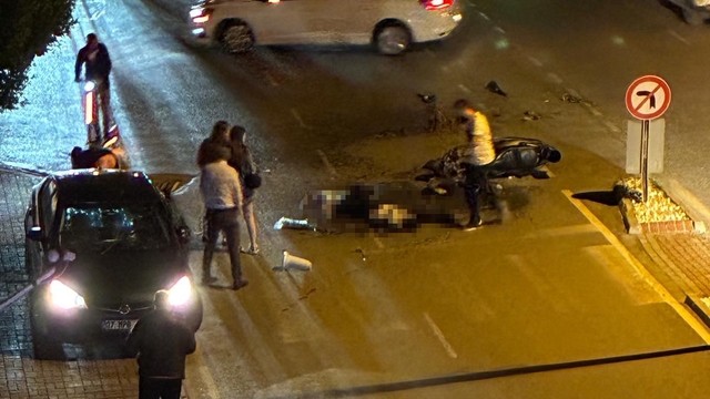 Manavgat'ta otomobil ile motosiklet çarpıştı: 2 yaralı