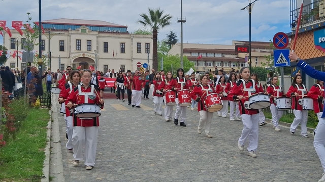 Sinop'ta Gençlik Haftası dolasıyla yürüyüş ve festival programı yapıldı