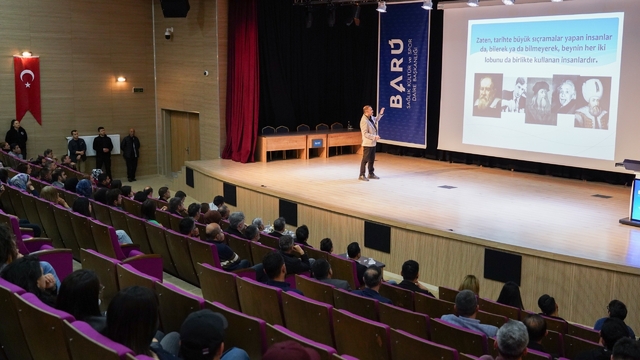 BARÜ'de düzenlenen etkinlikte bilim ve mizah buluştu