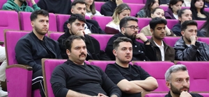 BARÜ'de alanında uzman isimler kadın futbolunda medyanın rolünü anlattı