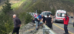 Motosiklet uçuruma yuvarlandı; 1 ölü, 1 yaralı