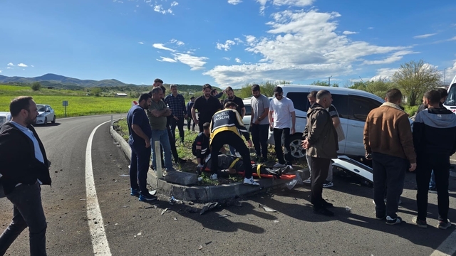 Bingöl'de trafik kazası: 4 yaralı