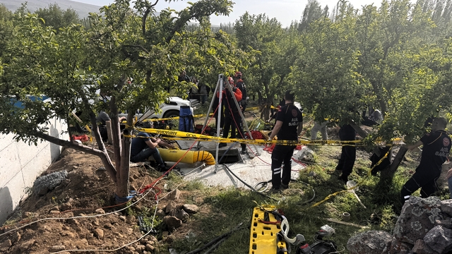 Aksaray'da temizlik için kuyuya giren 3 kişi öldü