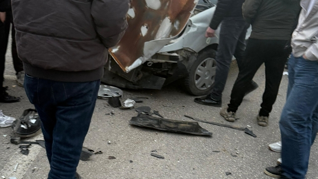 Hakkari'de 3 aracın karıştığı kazada 12 kişi yaralandı