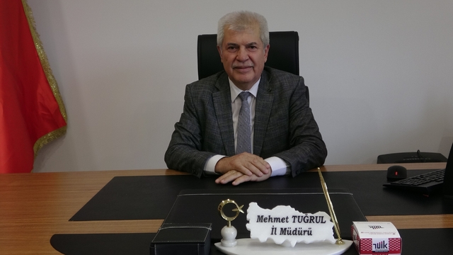 Isparta'da elma piyasasında stok iddialarına yanıt
İl Tarım ve Orman Müdürü Mehmet Tuğrul:
"Ekim ayından bu yana elmanın yüzde 90'ı satıldı ve kalan kısmı da üreticiye ait"
"İlde elma stokçuluğu değil, normal ve rutin bir satış sürecinin devam ettiği görülmekte"