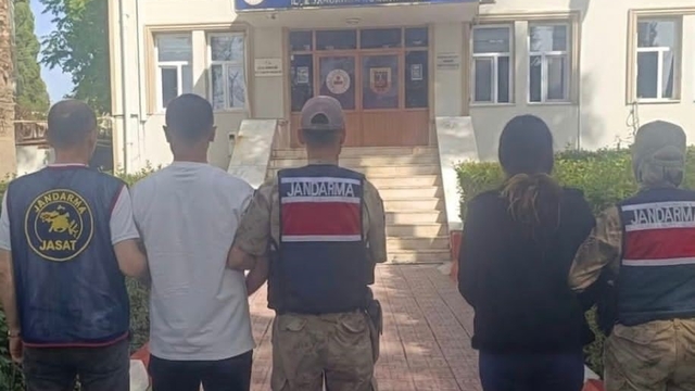 Batman'daki anne ve oğul cinayetinin azmettiricileri Şanlıurfa'da yakalandı
Cinayetin azmettiricileri JASAT'tan kaçamadı