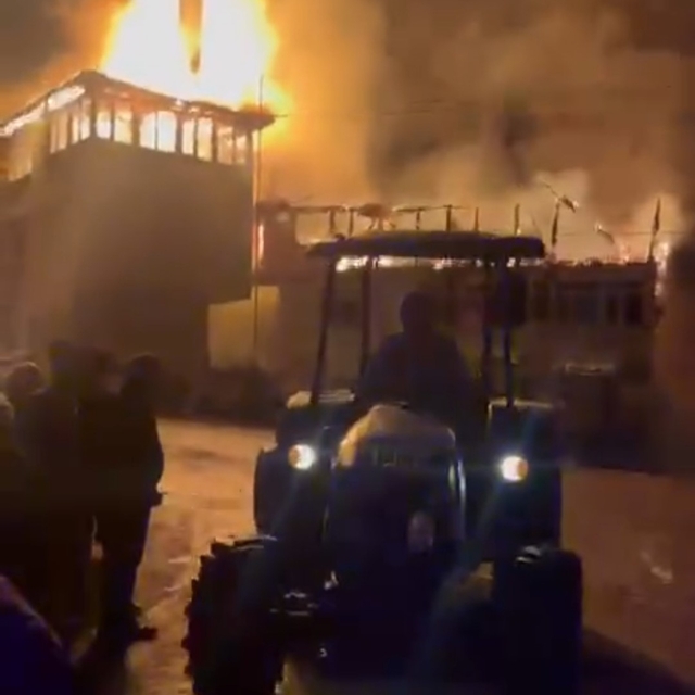Amasra'da bir evde çıkan yangın köy konağına ve camiye sıçradı