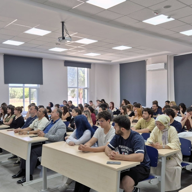 Milas Veteriner Fakültesi'nde 'Ailem benim her şeyim' paneli