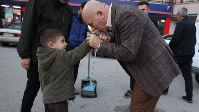 Başkan Sekmen; "En büyük mutluluğumuz hemşehrilerimizin duasını almak"