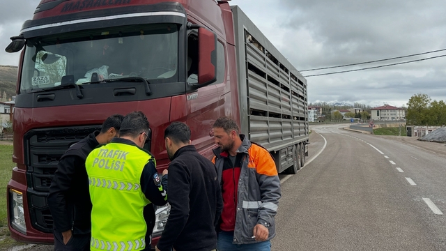 Kurban Bayramı öncesi Aydıntepe'de yol kontrolleri devam ediyor
