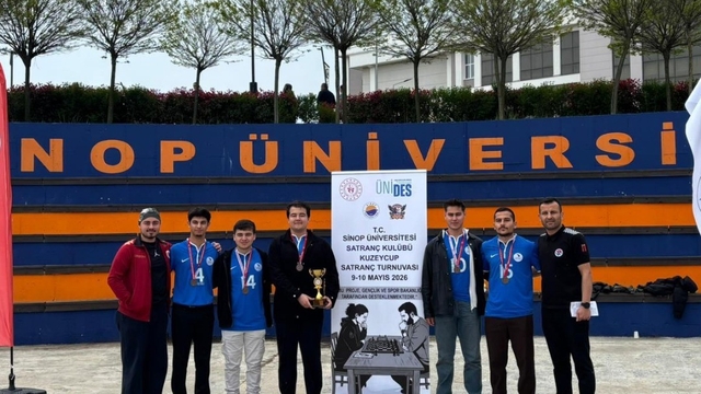 Düzce Üniversitesi Satranç Topluluğu'ndan KuzeyCup'ta 4. oldu