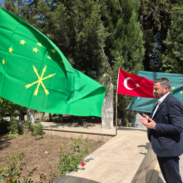 Çerkes lider Girandük Berzeg mezarı başında anıldı