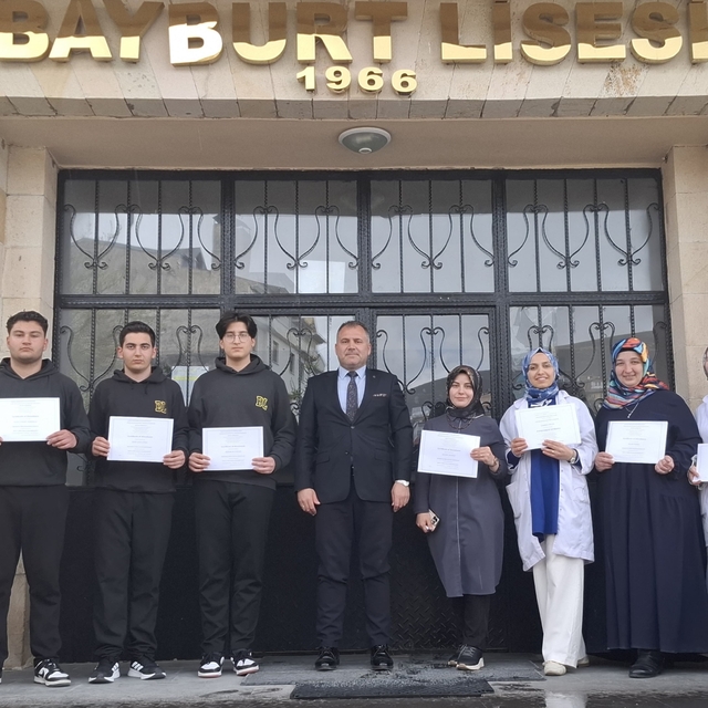 Bayburt Lisesinin Erasmus kafilesi İtalya'dan döndü